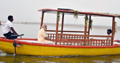 Journalist filmmaker travel ganga solar boat